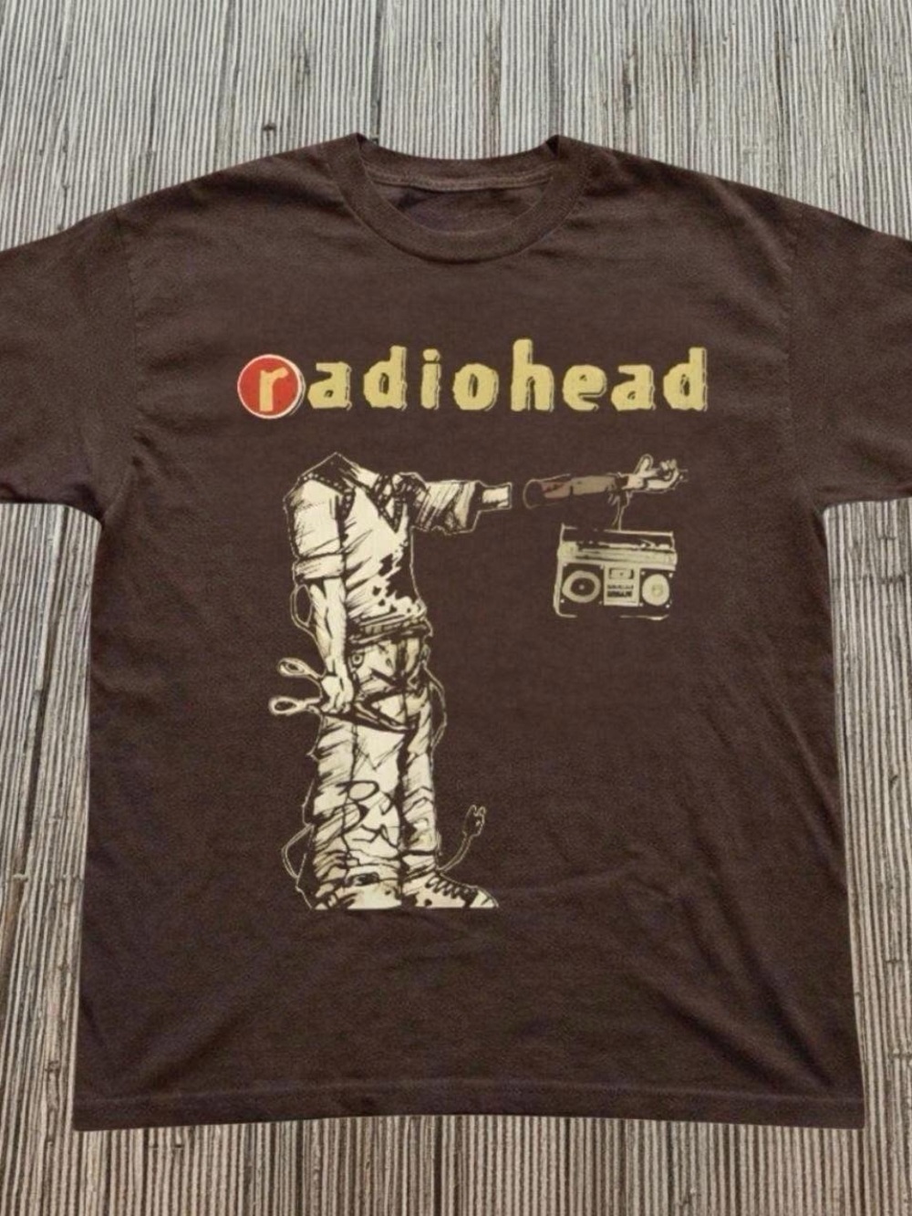 Gildan Brown Radiohead Graphic Tee with Cream Print